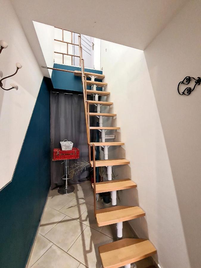 Nuit Insolite-Room Love Saint-Germain  Exterior photo